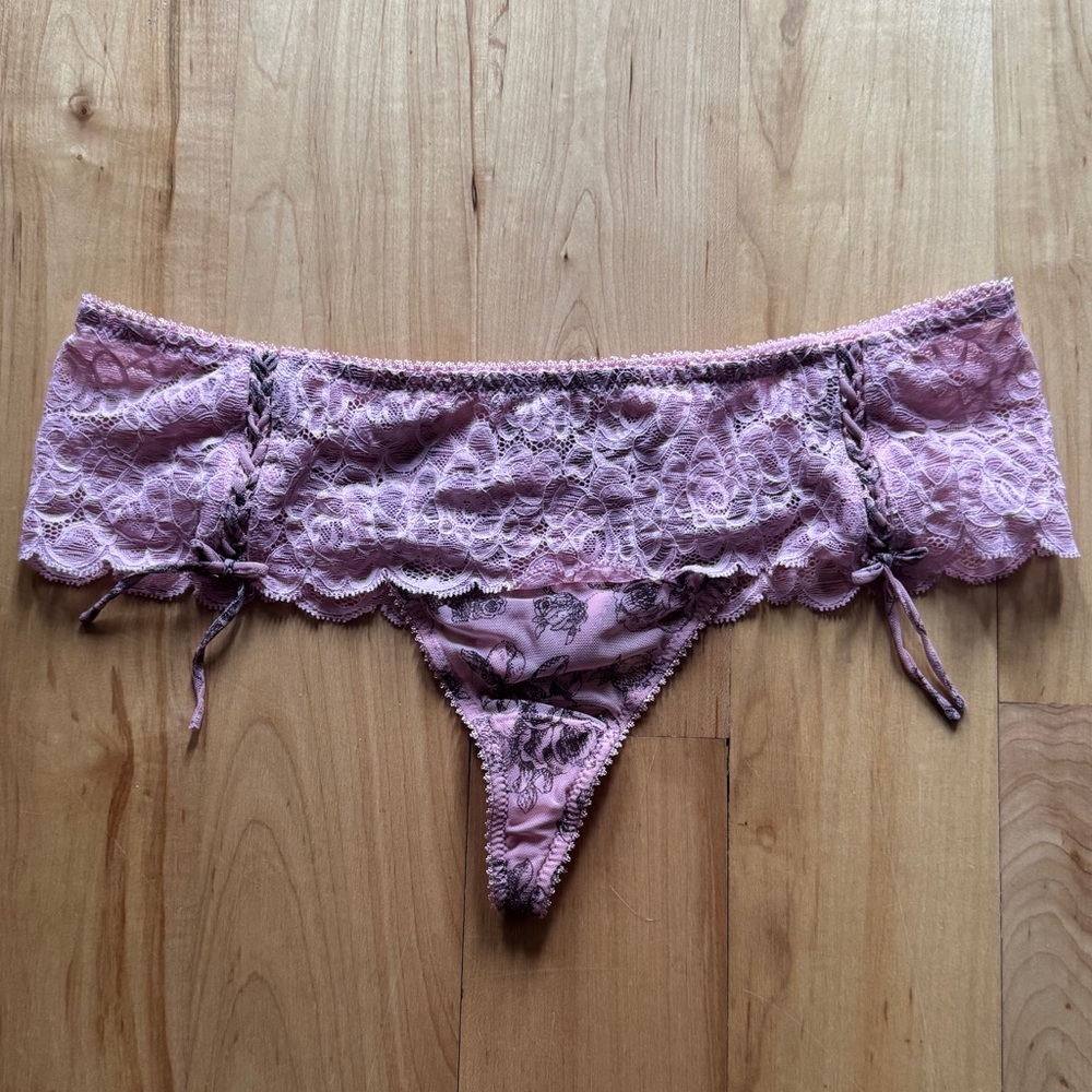 Etam sexy sweet lace thong NWOT